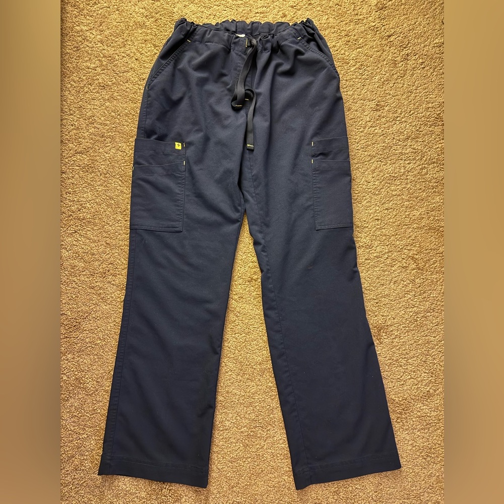 Figs women’s navy scrub pants, small